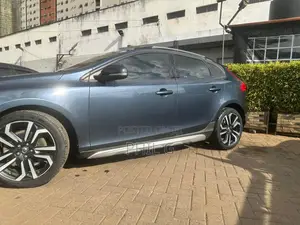 Volvo V40 2018 Blue