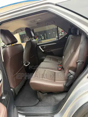 Toyota Fortuner 2019 Silver
