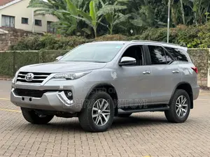 Toyota Fortuner 2019 Silver