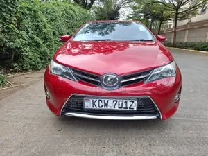Toyota Auris 2012 Red