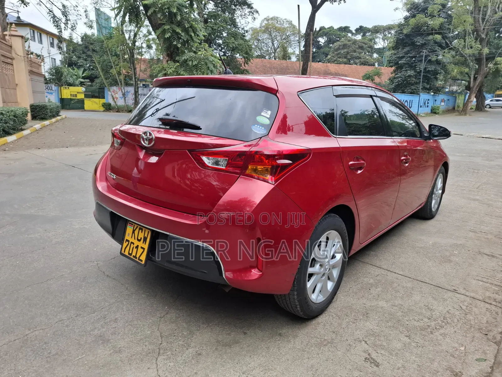 Toyota Auris 2012 Red