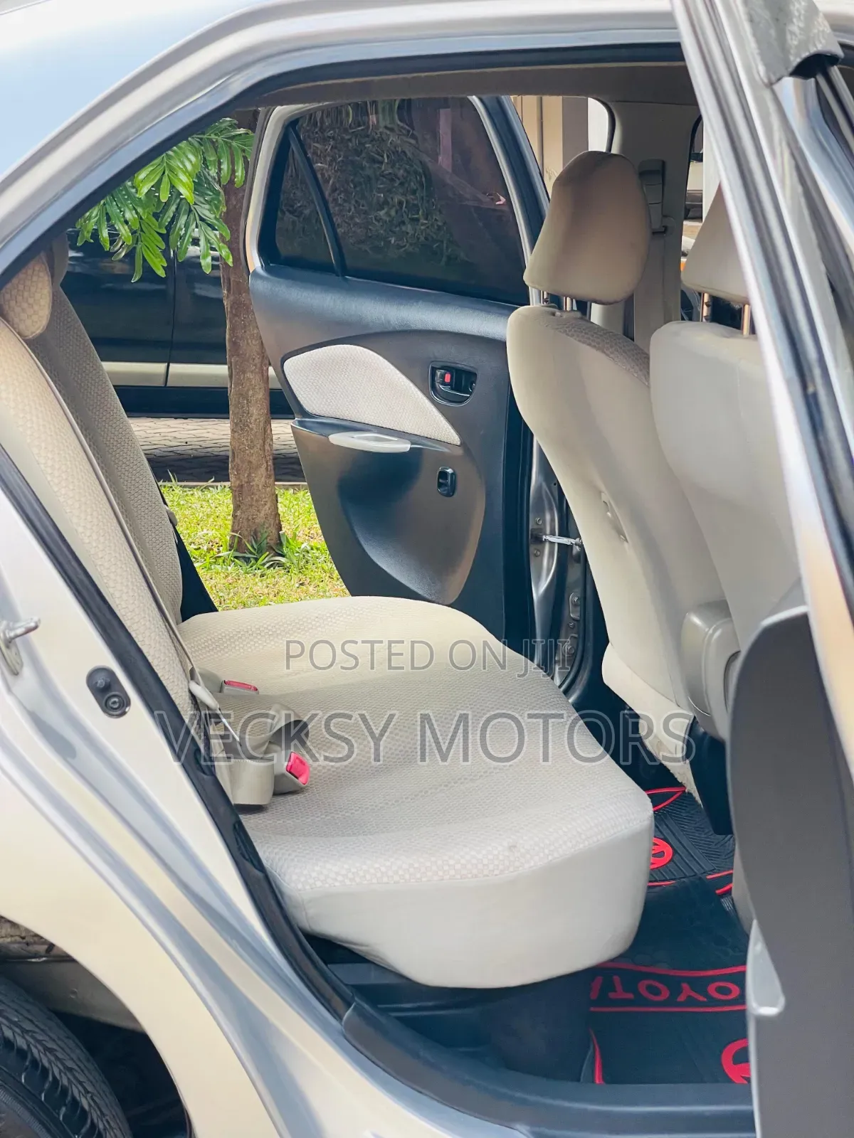 Toyota Belta 2006 Silver