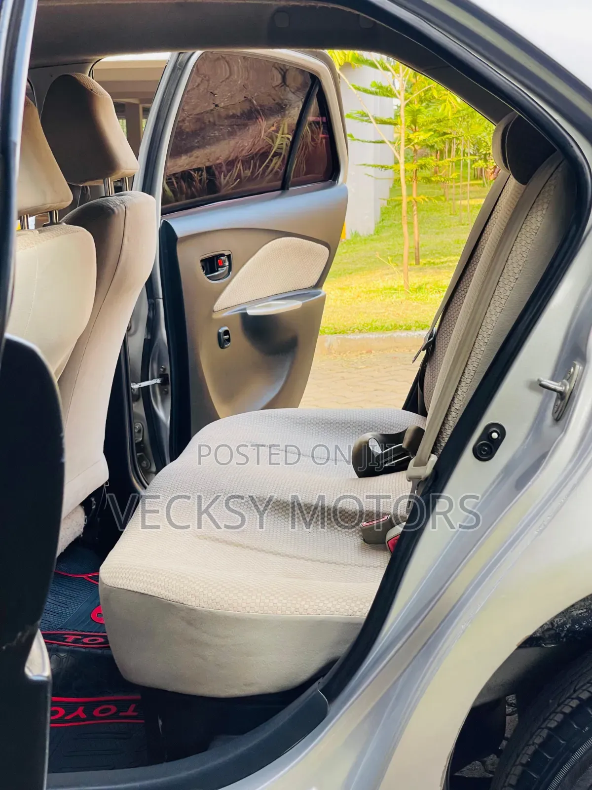 Toyota Belta 2006 Silver