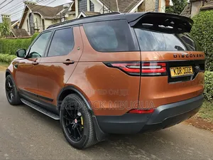 Land Rover Discovery 2017 Orange