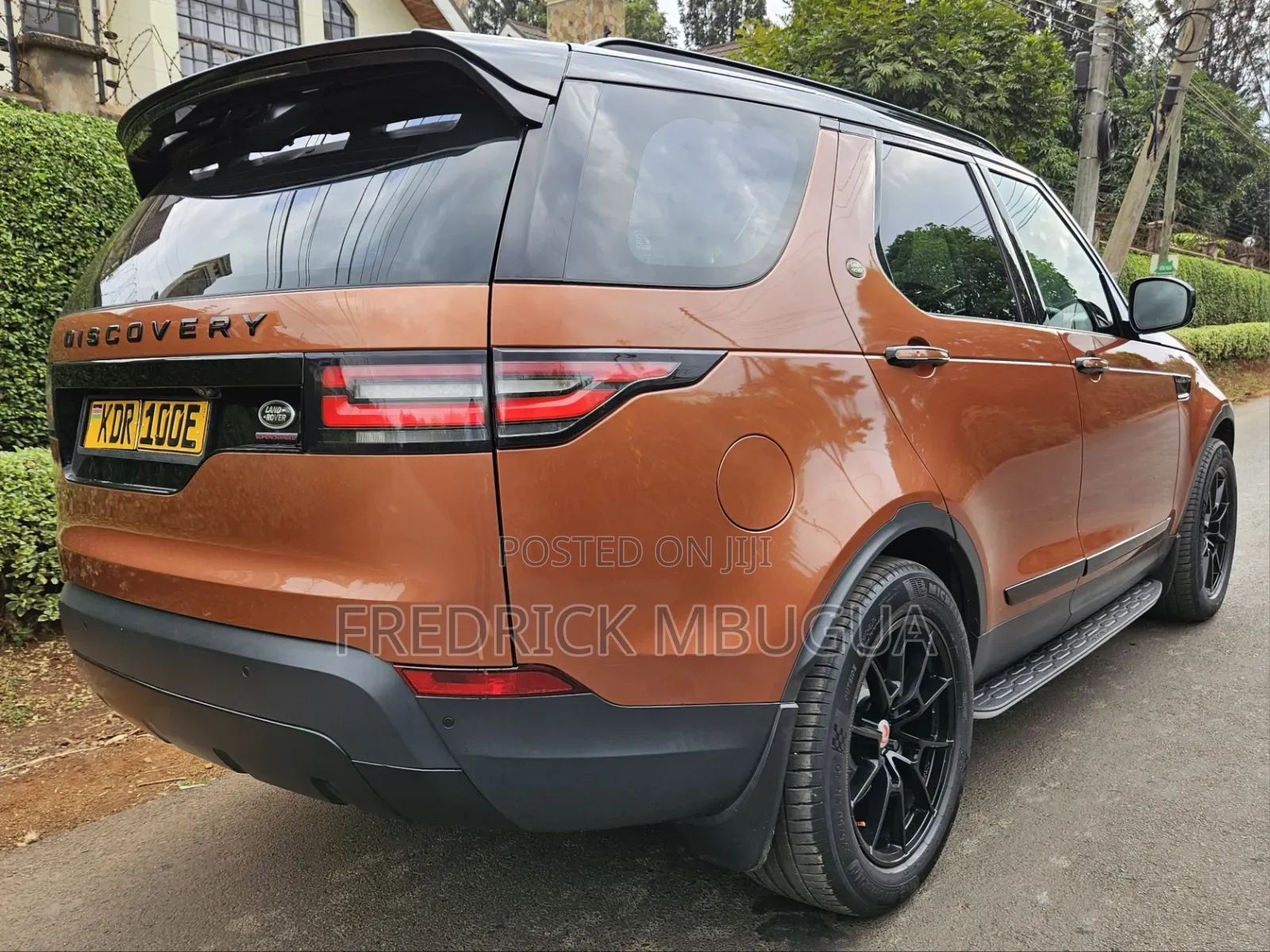 Land Rover Discovery 2017 Orange