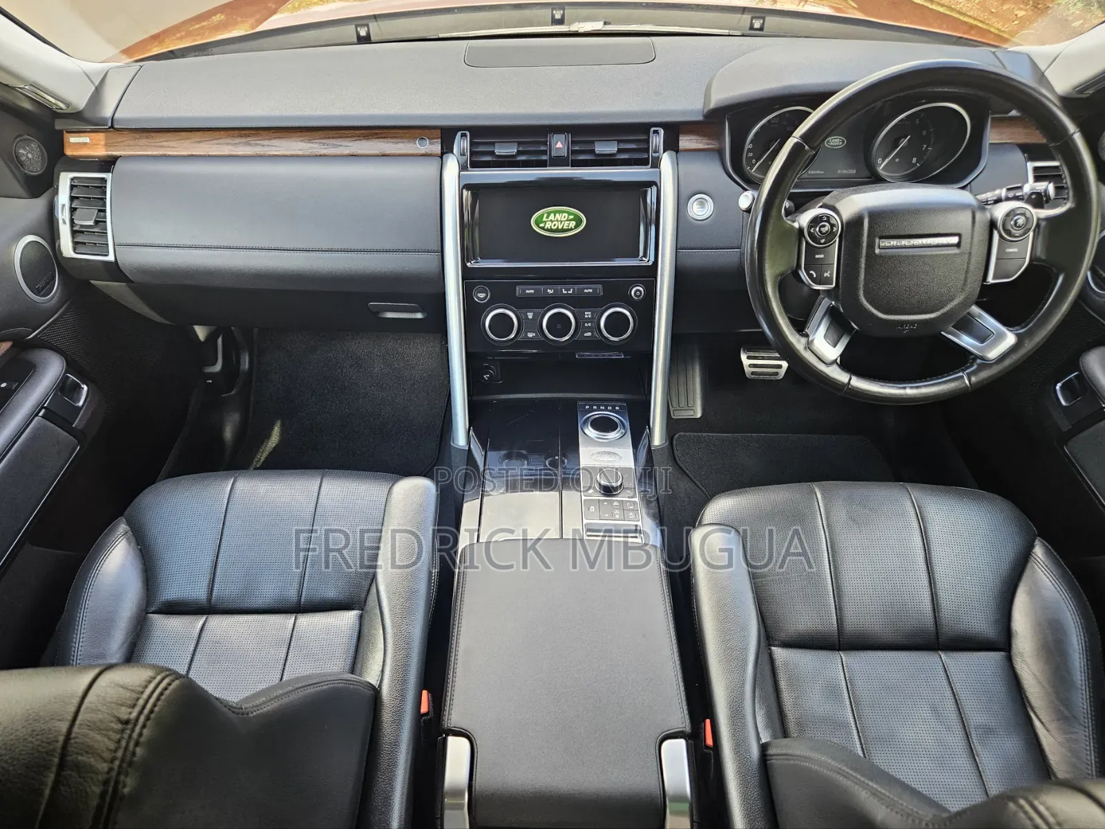 Land Rover Discovery 2017 Orange