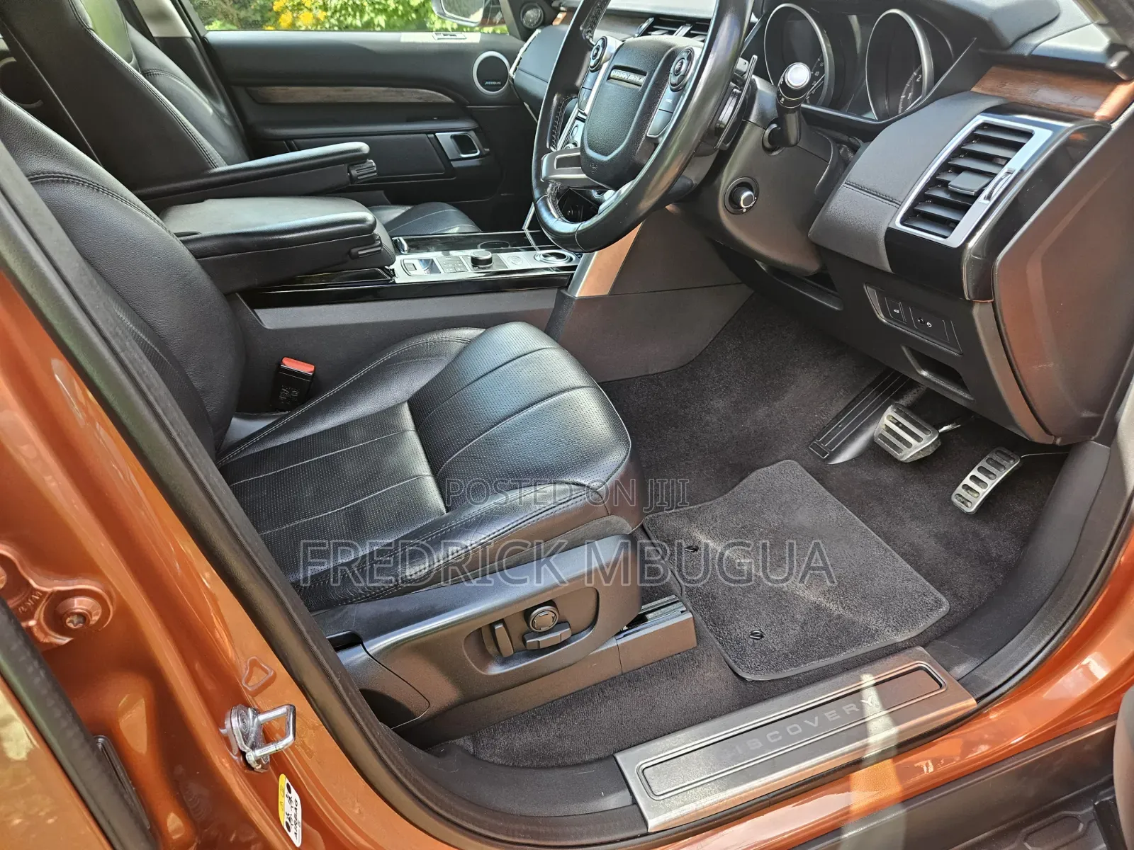 Land Rover Discovery 2017 Orange