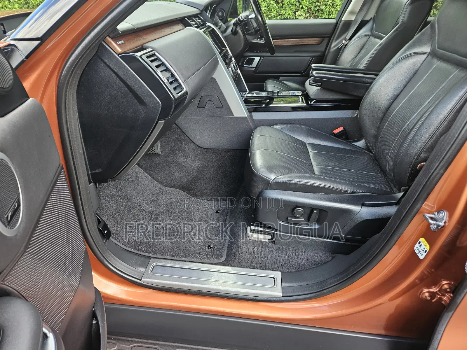 Land Rover Discovery 2017 Orange