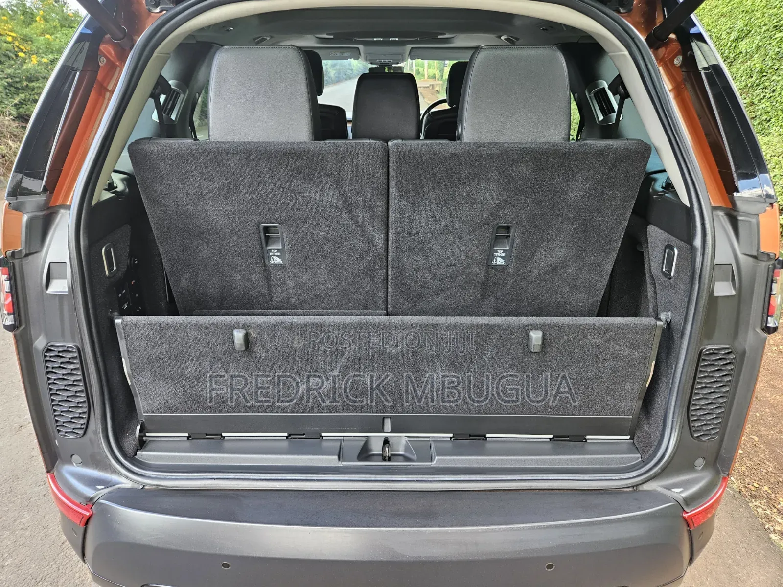 Land Rover Discovery 2017 Orange