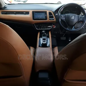 Honda Vezel 1.5 Hybrid 4WD 2020 White