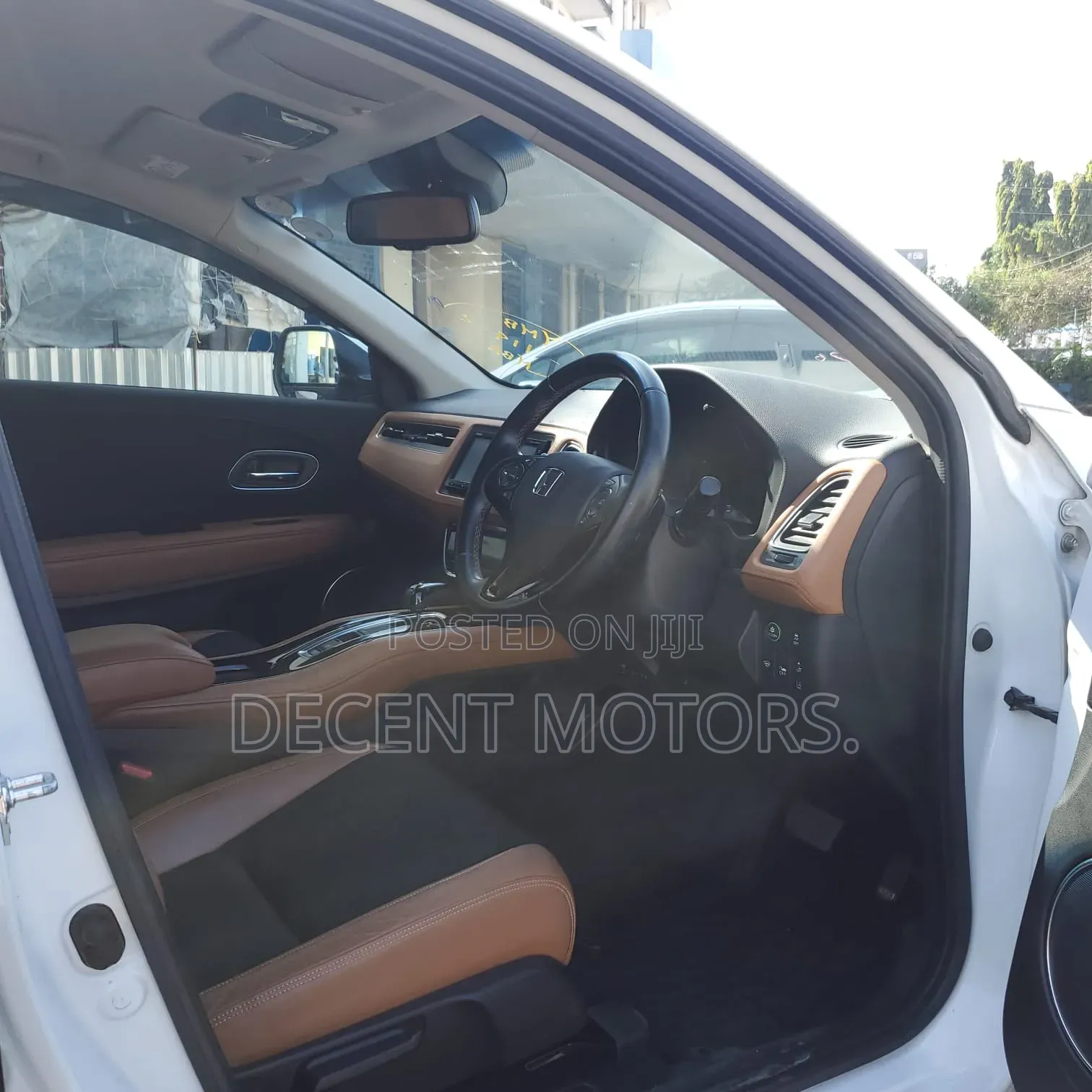Honda Vezel 1.5 Hybrid 4WD 2020 White