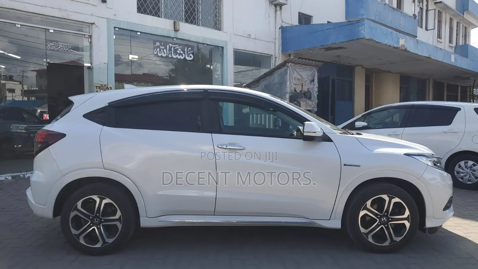 Honda Vezel 1.5 Hybrid 4WD 2020 White