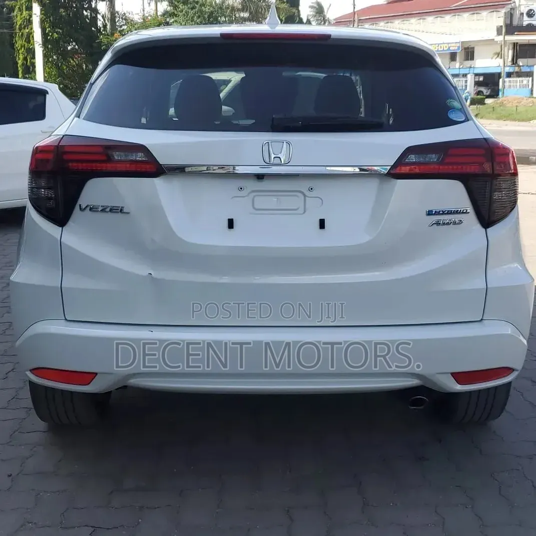 Honda Vezel 1.5 Hybrid 4WD 2020 White