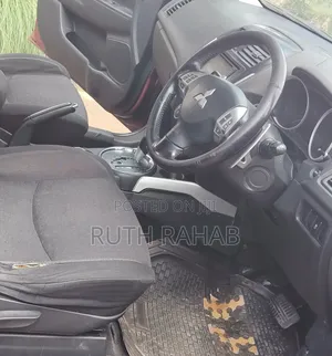 Mitsubishi RVR 2.0 2011 Maroon