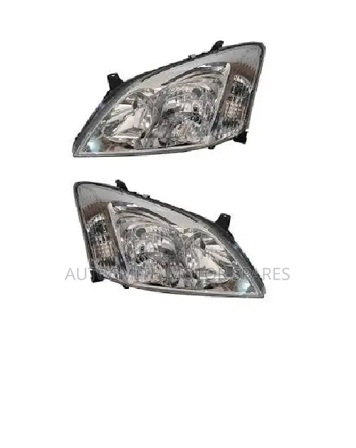 Toyota Runx Head Lamp
