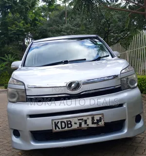Toyota Noah 2013 Silver