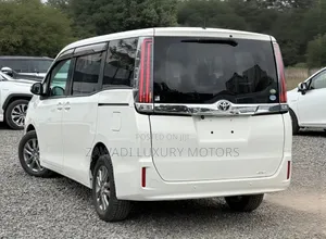 Toyota Noah 2019 White