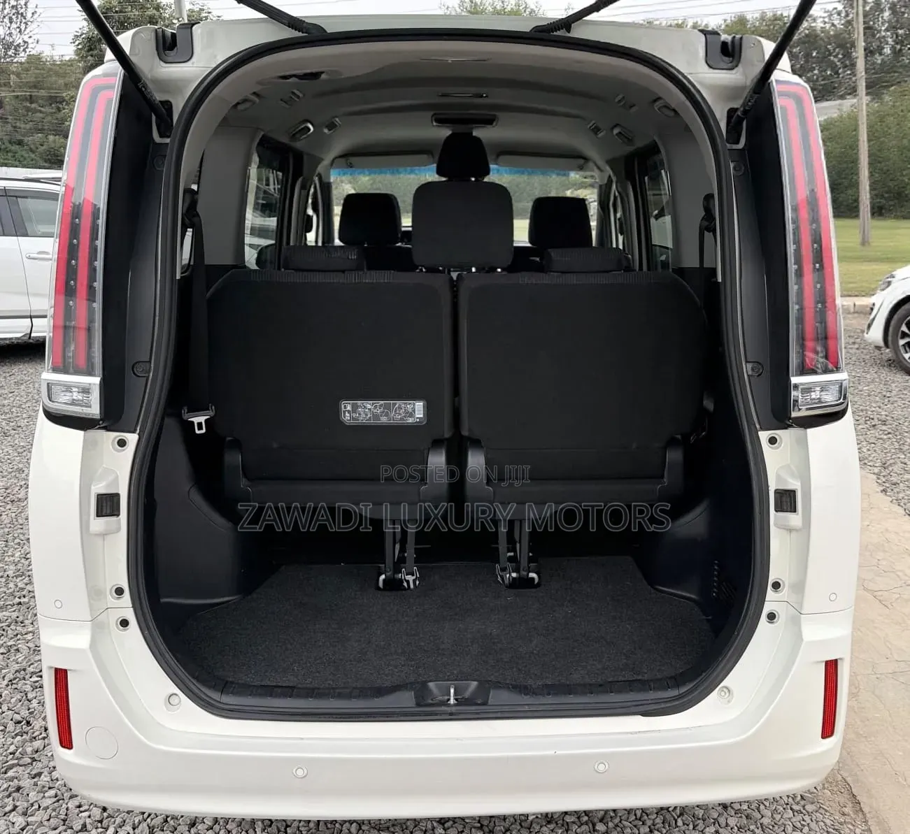 Toyota Noah 2019 White
