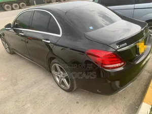 Mercedes-Benz C200 2015 Black