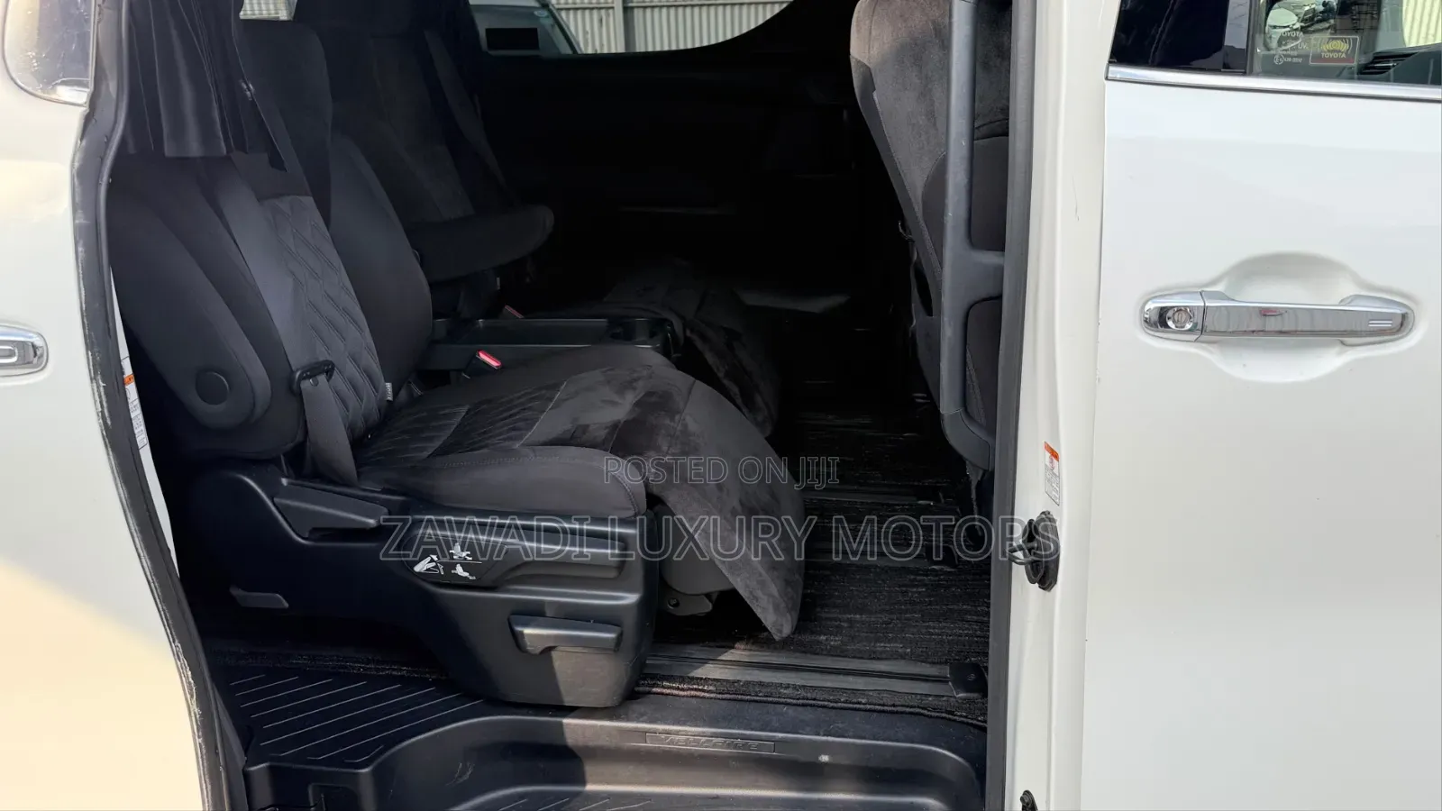 Toyota Vellfire 2019 White