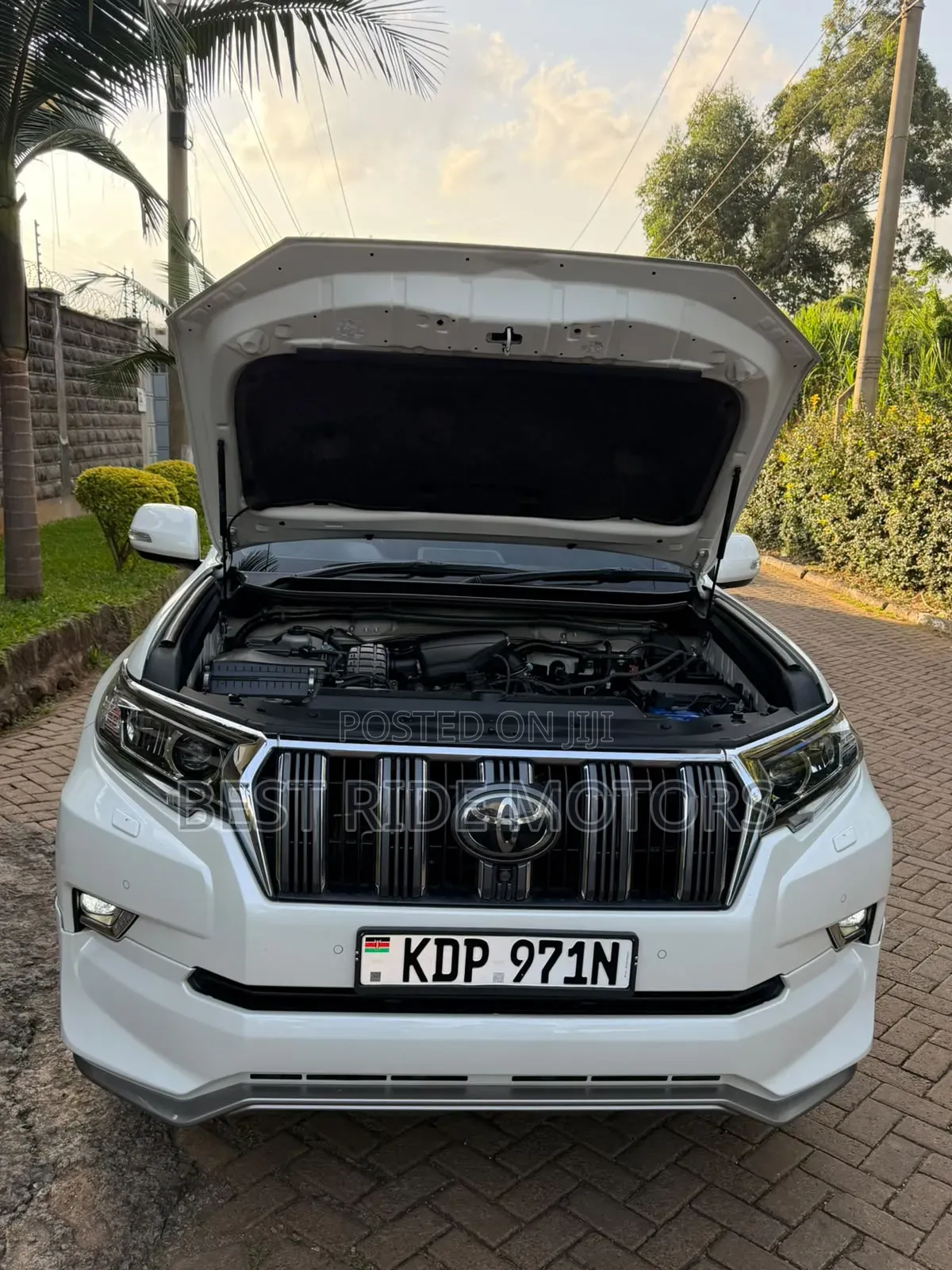 Toyota Land Cruiser Prado 2017 White
