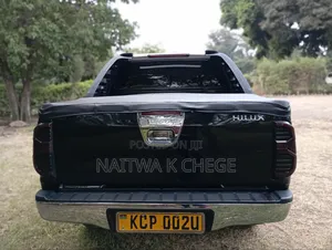 Toyota Hilux 2012 Black