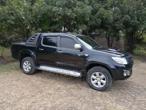 Toyota Hilux 2012 Black