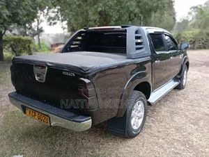 Toyota Hilux 2012 Black