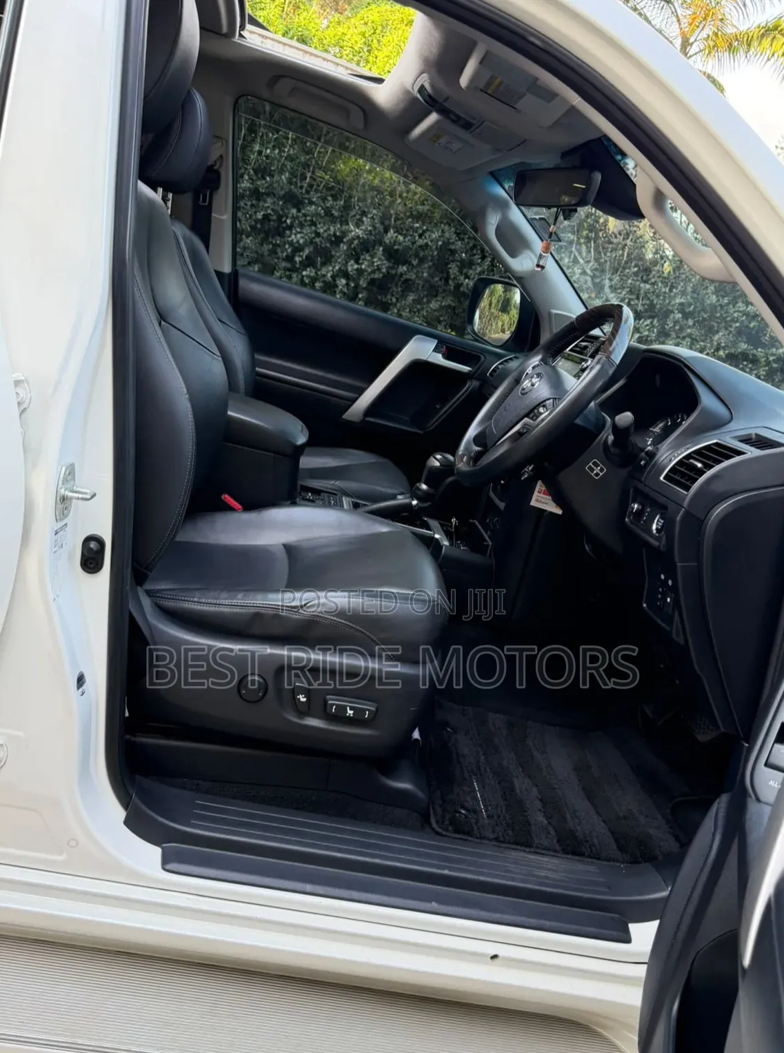 Toyota Land Cruiser Prado 2017 White