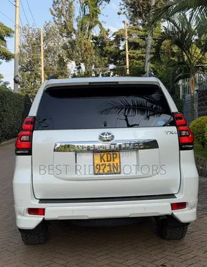 Toyota Land Cruiser Prado 2017 White