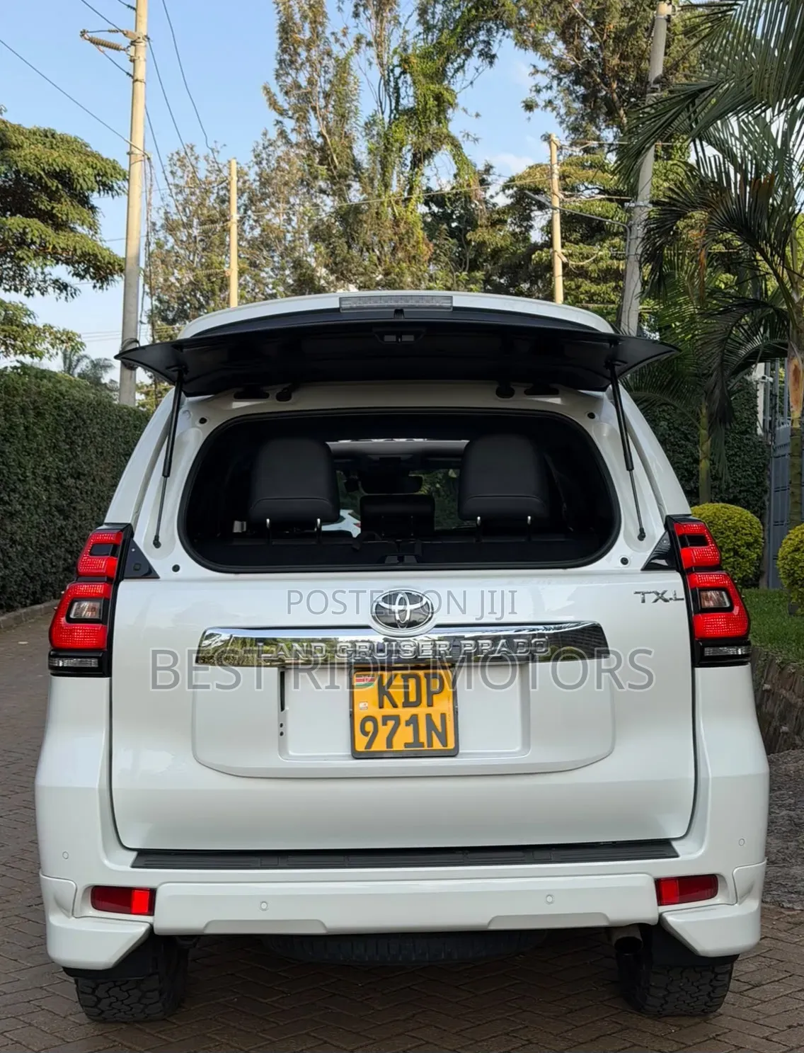 Toyota Land Cruiser Prado 2017 White