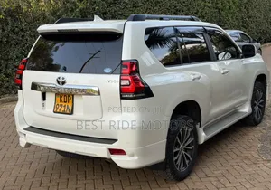 Toyota Land Cruiser Prado 2017 White