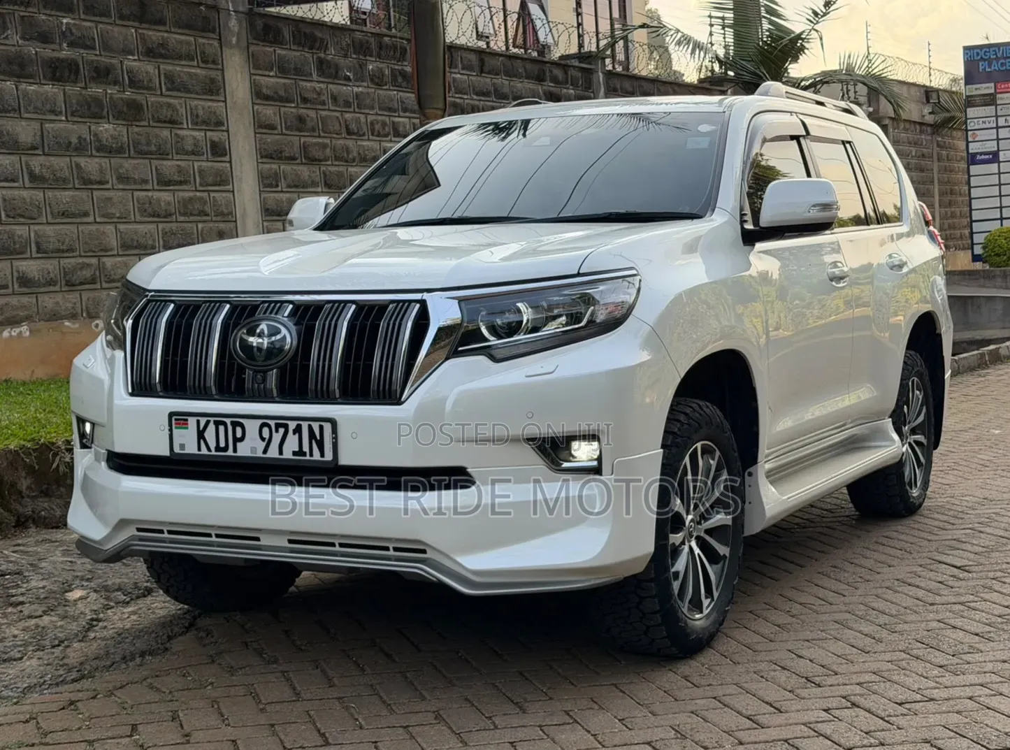 Toyota Land Cruiser Prado 2017 White
