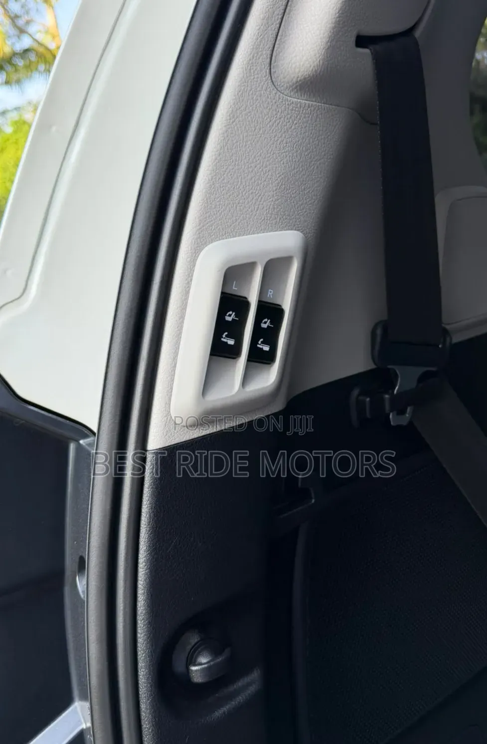 Toyota Land Cruiser Prado 2017 White