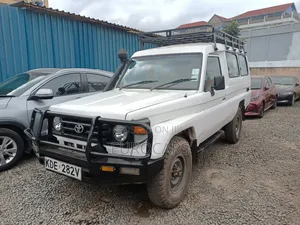 Toyota Land Cruiser 2006 White