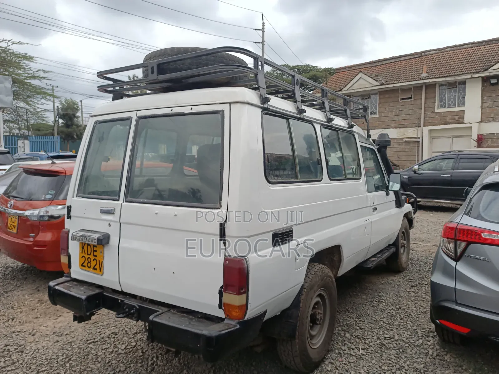 Toyota Land Cruiser 2006 White