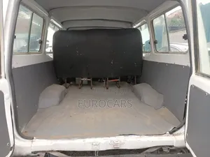 Toyota Land Cruiser 2006 White