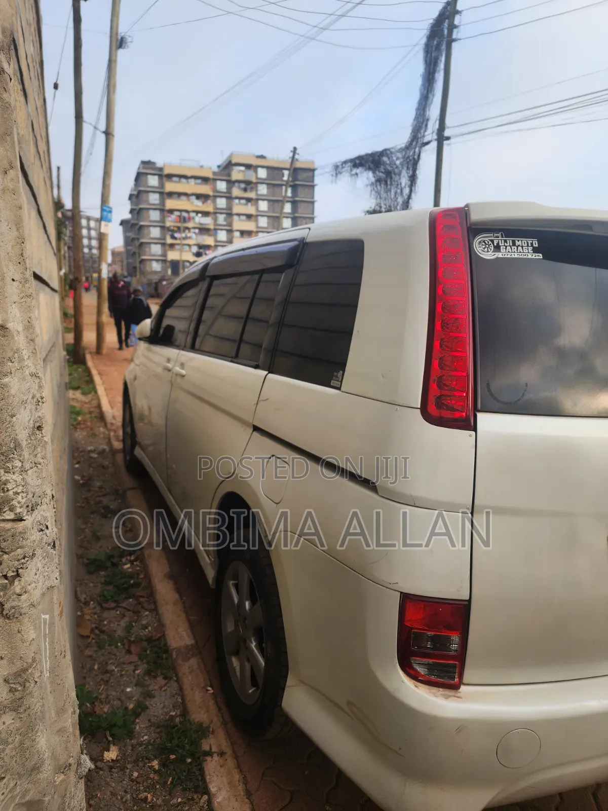 Toyota ISIS 2006 White
