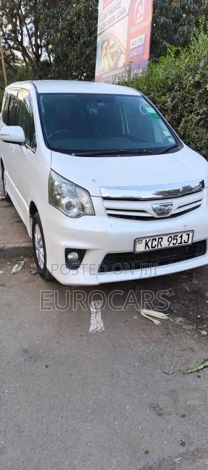 Toyota Noah 2012 Pearl