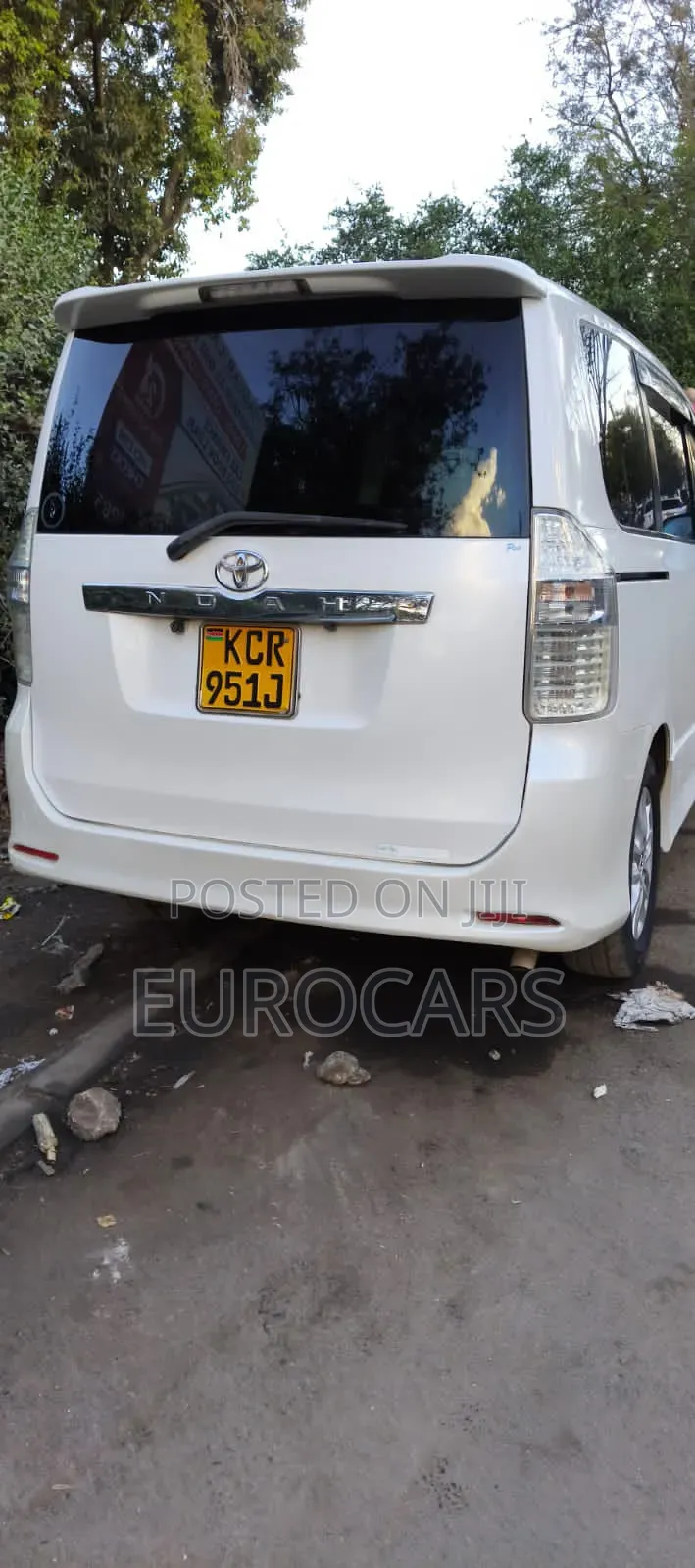 Toyota Noah 2012 Pearl
