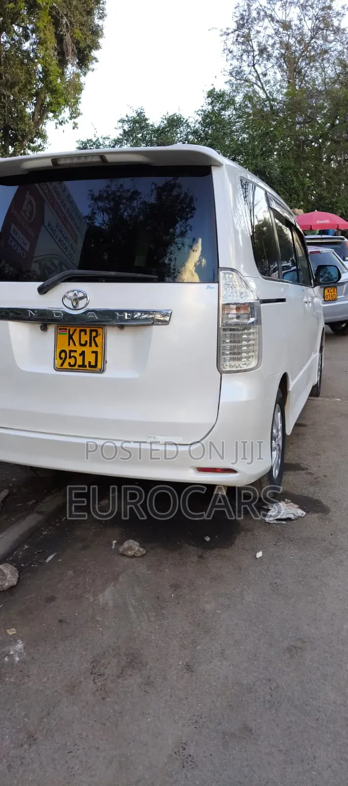 Toyota Noah 2012 Pearl