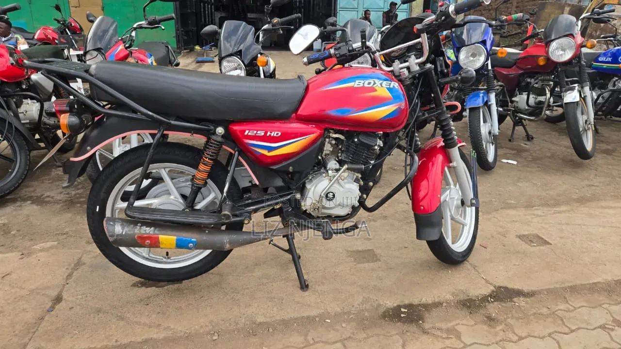 Bajaj Boxer 125 2025 Red