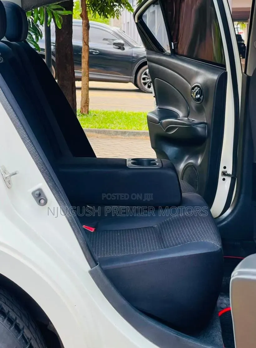 Nissan Tiida 2015 White