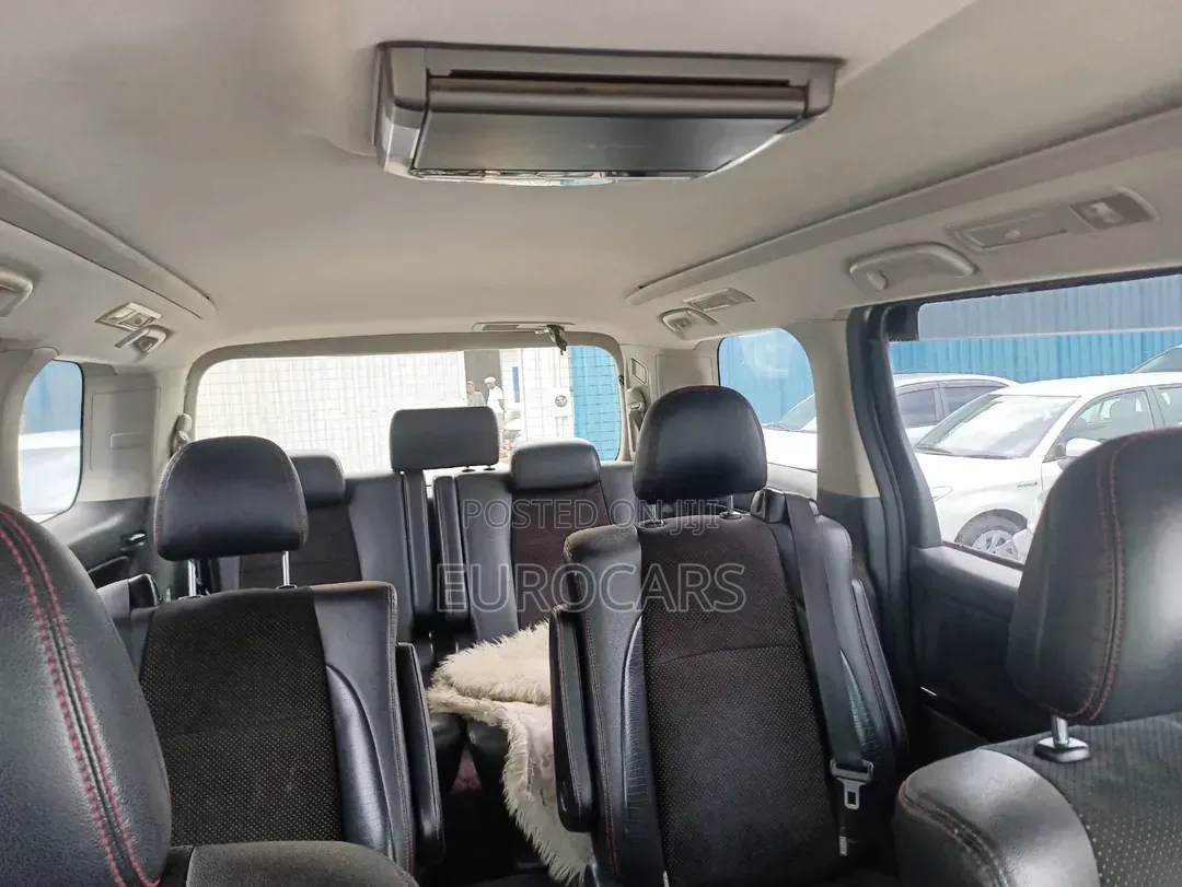 Toyota Estima 2013 White