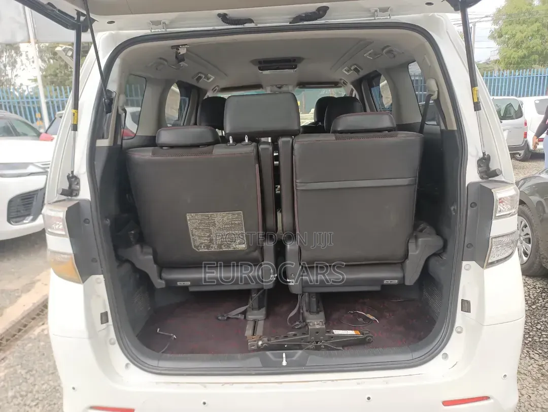 Toyota Estima 2013 White