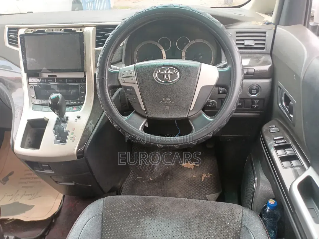 Toyota Estima 2013 White