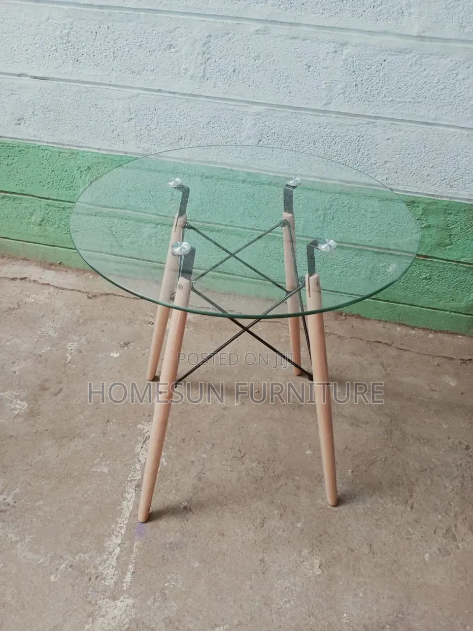 Modern Round Glass Dining Table With Wooden Legs