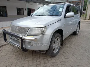 Suzuki Grand Vitara 2010 Silver