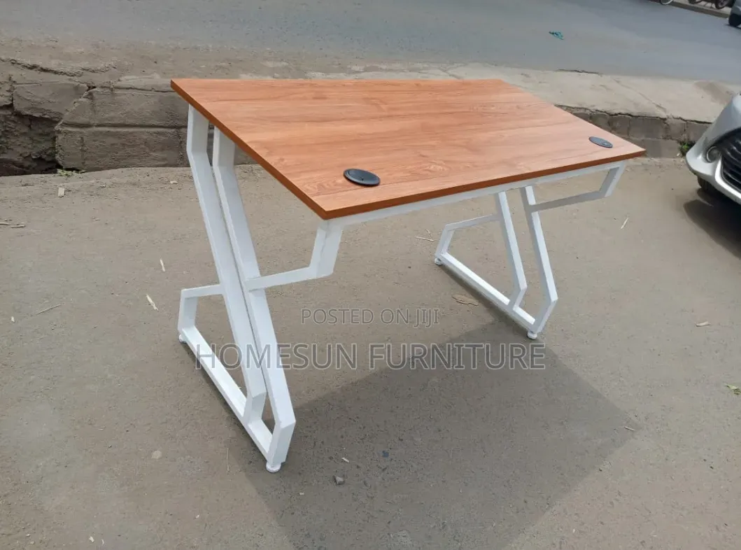 Modern Executive Office Desk With White Metal Frame