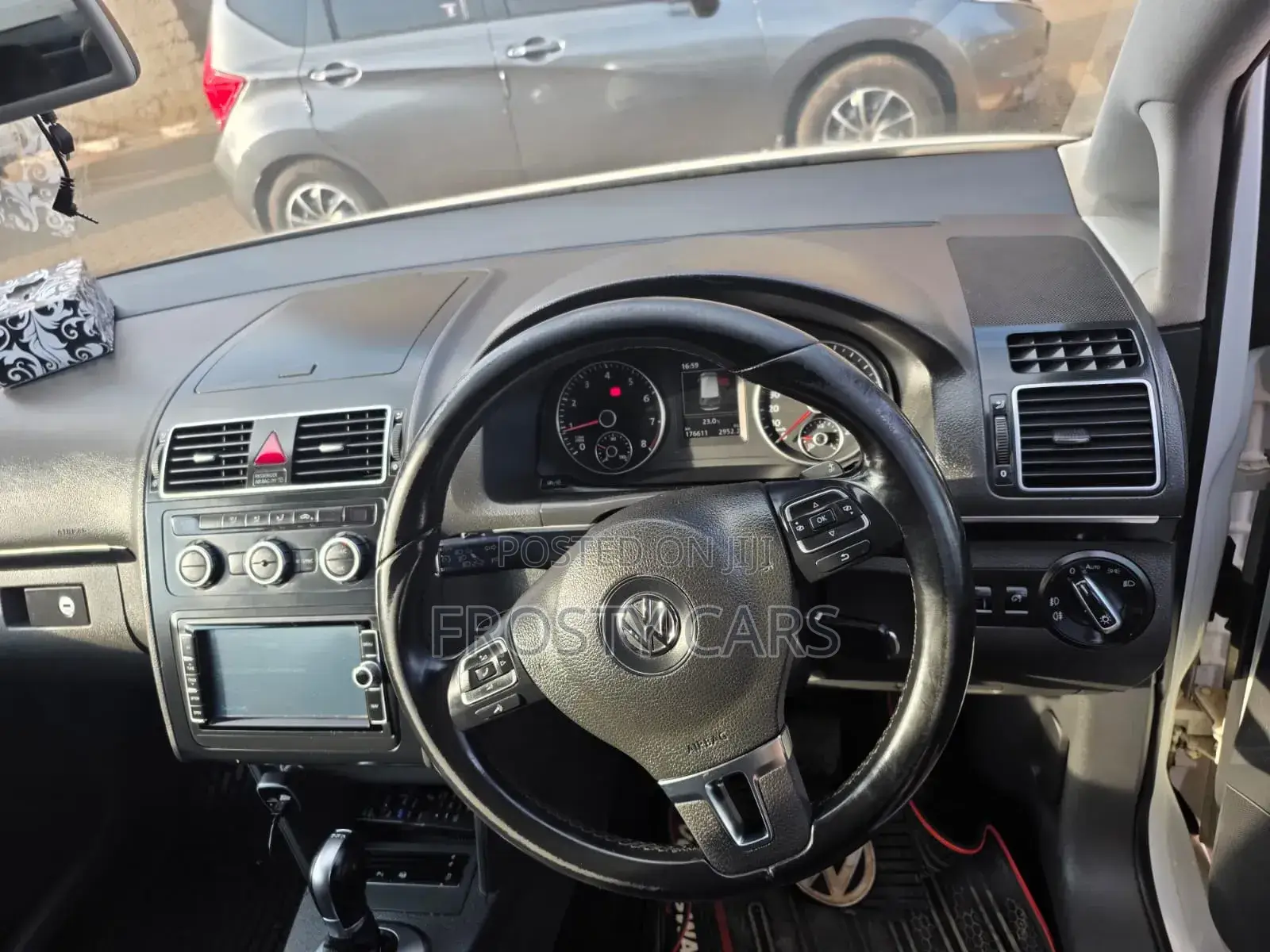 Volkswagen Touran 2015 White